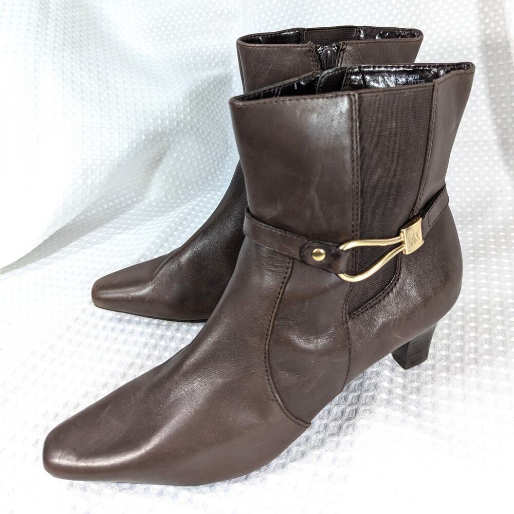 NWOT! ANNE KLEIN! ESPRESSO BROWN GENUINE LEATHER HARNESS DETAIL BOOTS! SZ 9.5M